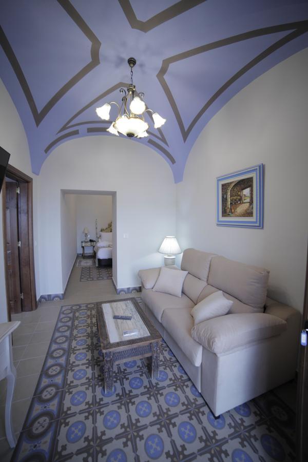 Hotel La Giralda Burguillos Del Cerro Bagian luar foto