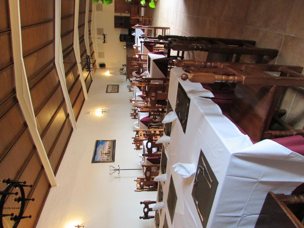 Hotel La Giralda Burguillos Del Cerro Bagian luar foto