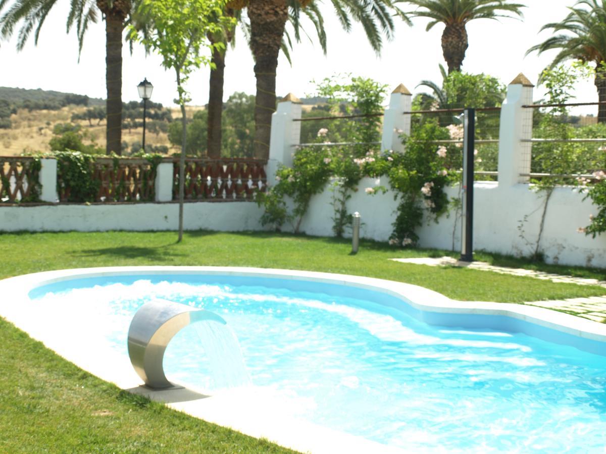 Hotel La Giralda Burguillos Del Cerro Bagian luar foto