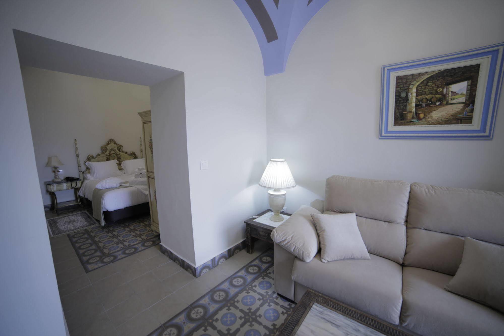 Hotel La Giralda Burguillos Del Cerro Bagian luar foto