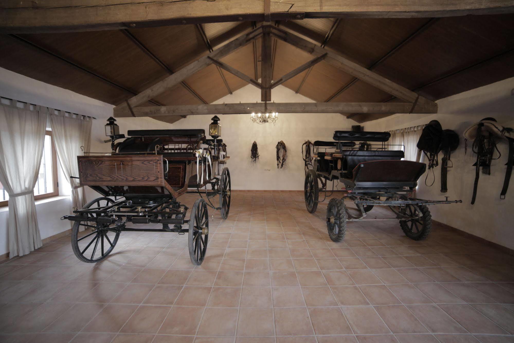 Hotel La Giralda Burguillos Del Cerro Bagian luar foto