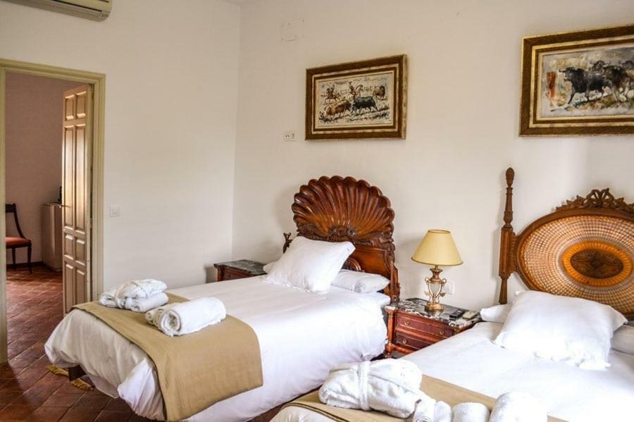 Hotel La Giralda Burguillos Del Cerro Bagian luar foto